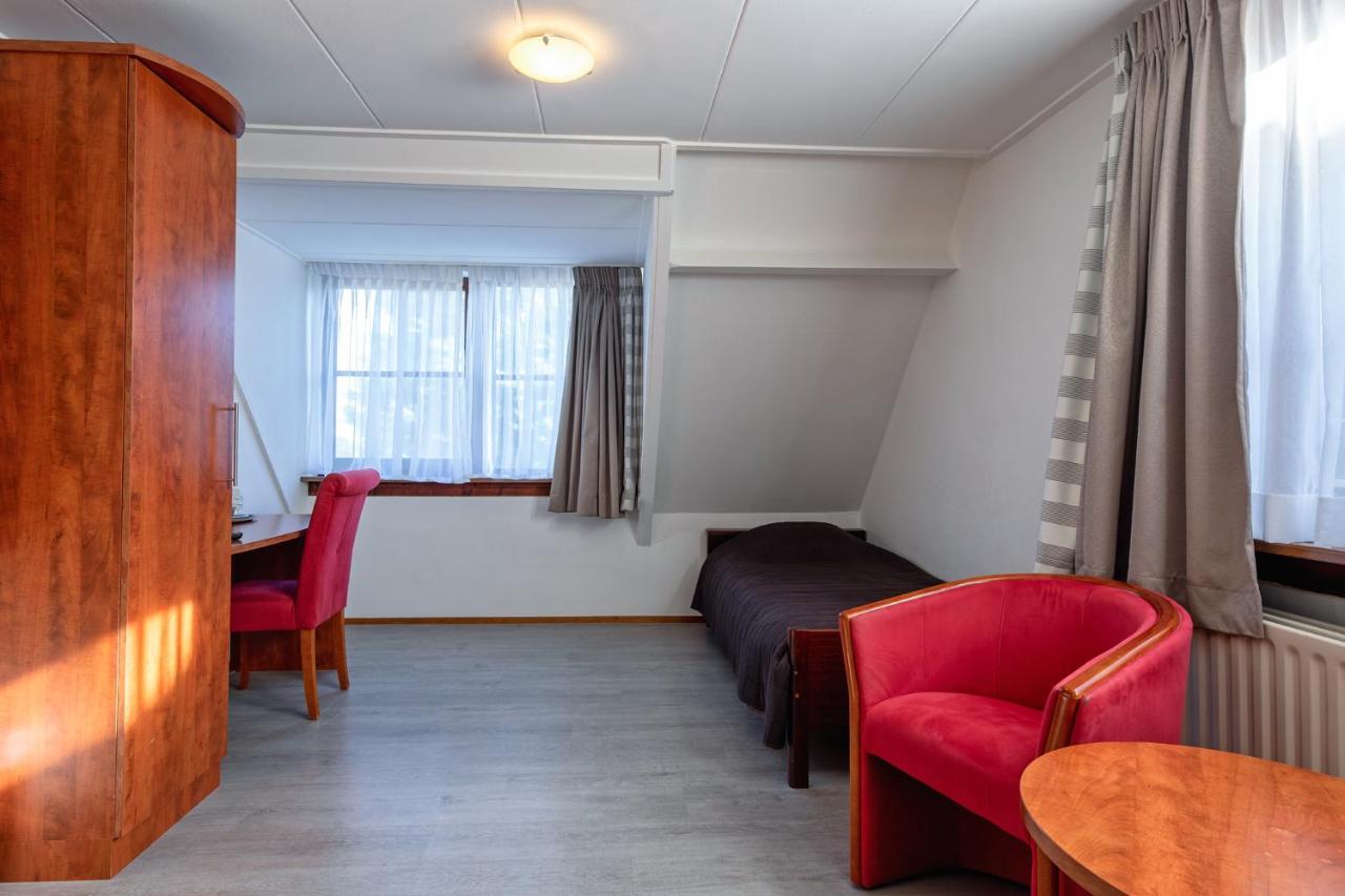 B&B Hotel Rebecca De Waal Eksteriør billede